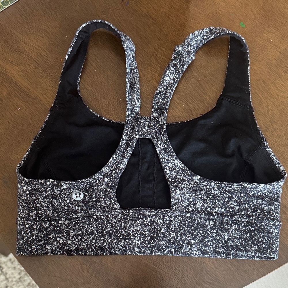 Lululemon size 4 Women's Black and White Sports Bra